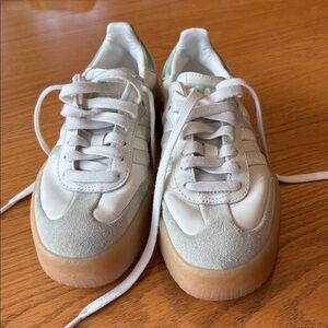 White and linen green Sneakers with Gum Sole